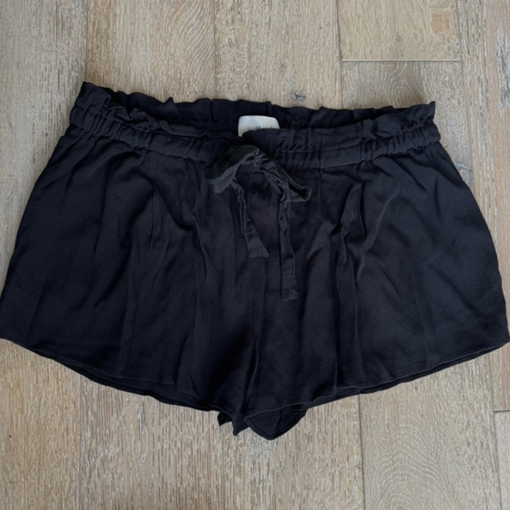 Aritzia Wilfred Adjustable Drawstring Shorts